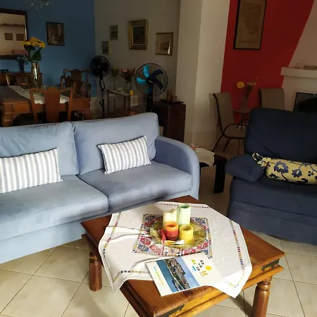 Holiday home Athina Palaiontsiflikion